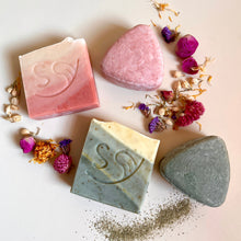 Load image into Gallery viewer, CNY Festive Soap & Shampoo Box 新年節慶手工皂洗髮餅禮盒