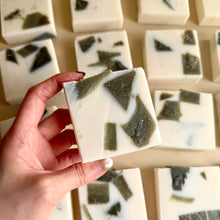 Load image into Gallery viewer, CNY Pomelo Leaf Household Soap (Limited Edition) 新年碌柚葉家事皂🍀