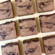Load image into Gallery viewer, Christmas Special Handmade Soap - Maple Syrup | 聖誕特別版手工皂 - 楓糖漿