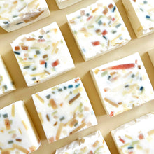 Load image into Gallery viewer, Confetti Household Soap - CITRUS MINT 彩紙家事皂 - 柑橘薄荷