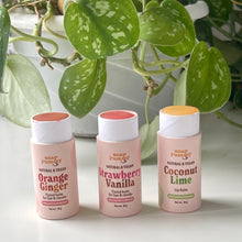 Load image into Gallery viewer, Natural Vegan Lip Balm - Coconut Lime 天然純素潤唇膏 - 椰子青檸
