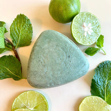 Load image into Gallery viewer, Minty Lime Shampoo Bar 薄荷青檸洗髮餅 (Oily scalp & dry ends)