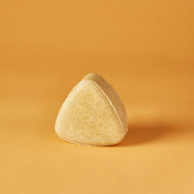 Load image into Gallery viewer, Sweet Orange Ginger Shampoo Bar 甜橙生薑洗髮餅 (Dry, itchy & irritated scalp)