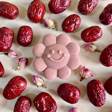Load image into Gallery viewer, Mooncake Bathroom Gift Box - Peachy Set 「不能吃的月餅」中秋洗護套裝 - 水蜜桃味
