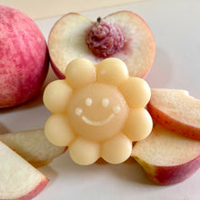 Load image into Gallery viewer, Mooncake Bathroom Gift Box - Peachy Set 「不能吃的月餅」中秋洗護套裝 - 水蜜桃味
