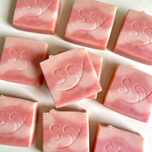 Load image into Gallery viewer, Juicy Peach Handmade Soap 水潤蜜桃手工皂
